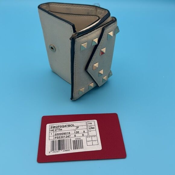 Valentino-Cream Leather Rockstud Trifold Wallet- COA and dust bag included - Picture 7 of 10